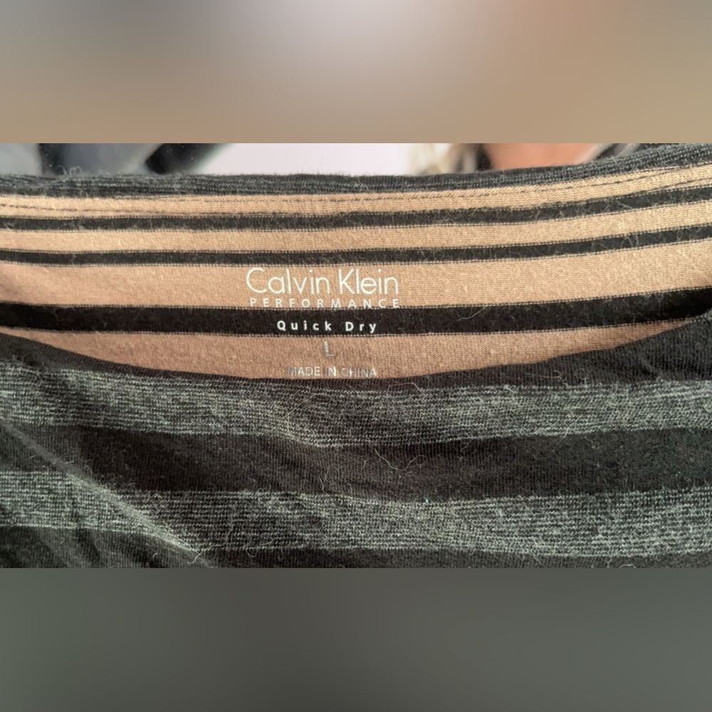 Calvin Klein Performance - Picture 2 of 5